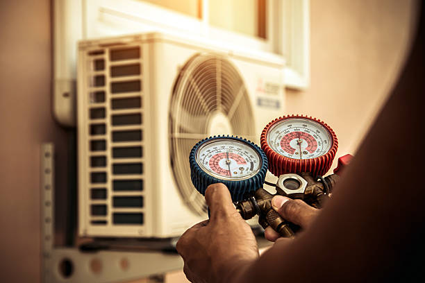 Professional Hvac Maintenance technician working in Saint Hedwig, TX